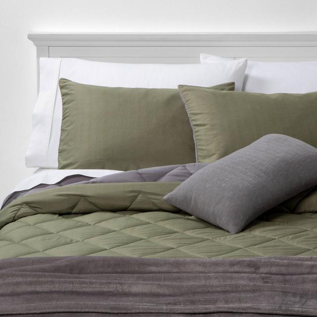 Full/Queen Solid Microfiber Bed Set Olive - Room Essentials™