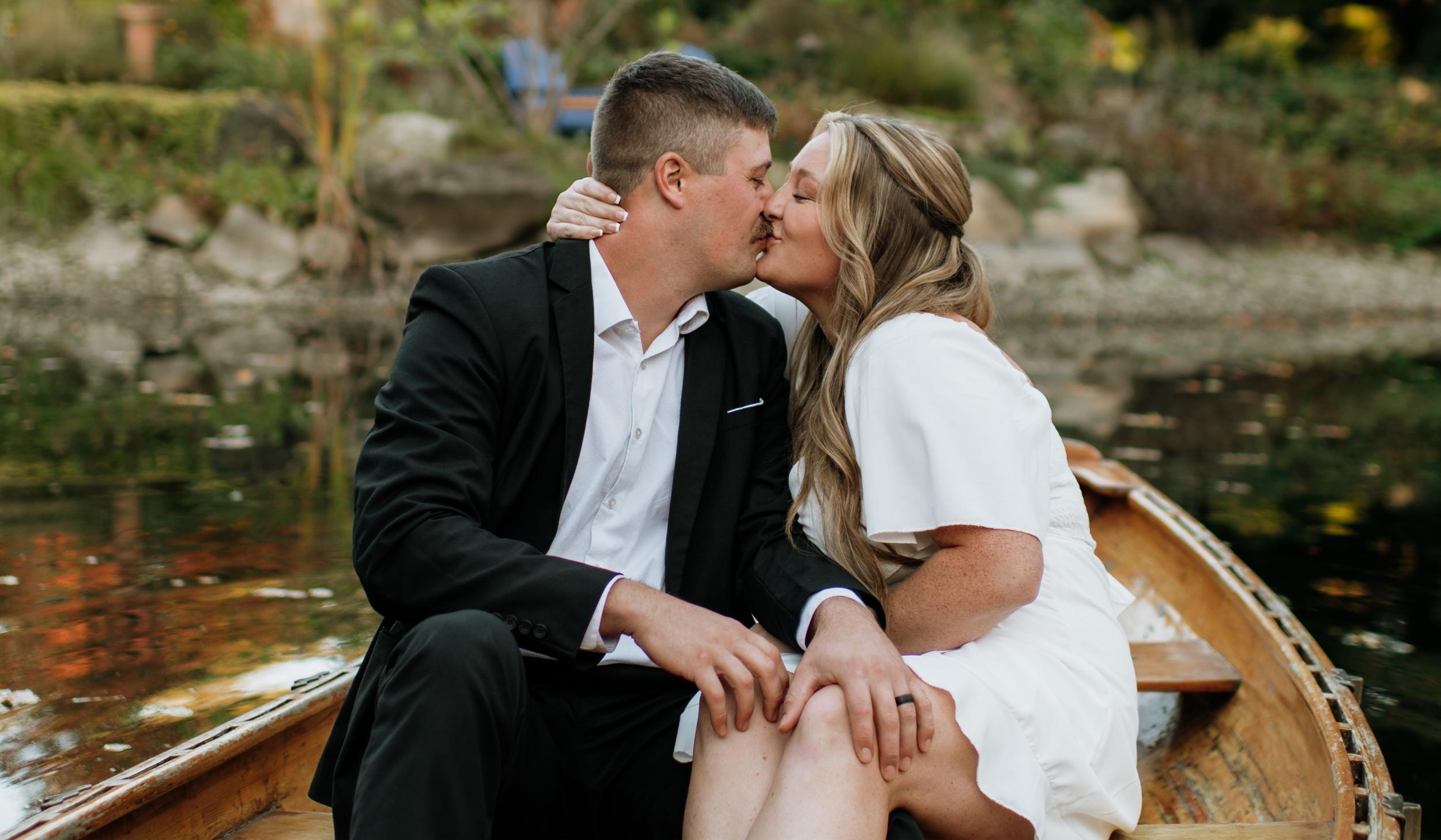 The Wedding Website of Hollyanna Adams and Mitchell Glassburn