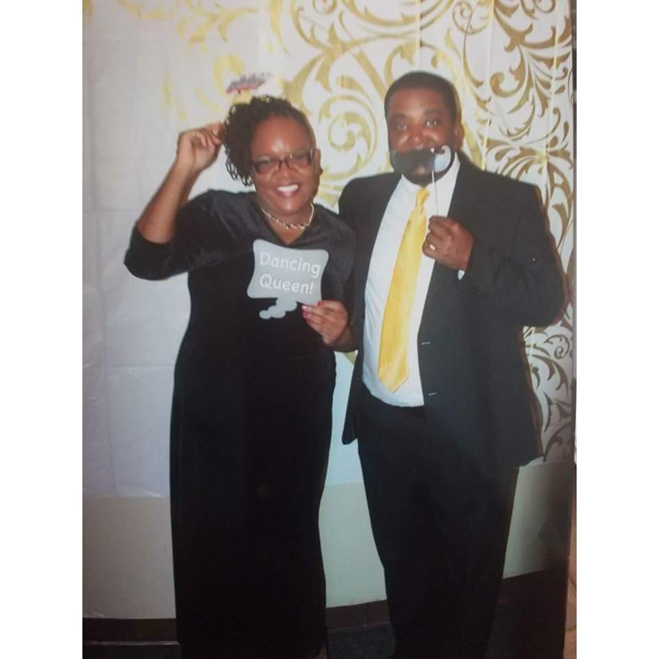 11.11.17- Partying at the Cox Parents Party