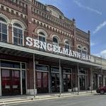 Momma's at Sengelmann Hall