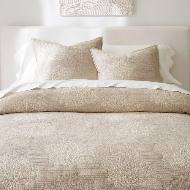 Coral Reversible Quilt, Pebble, King/Cal