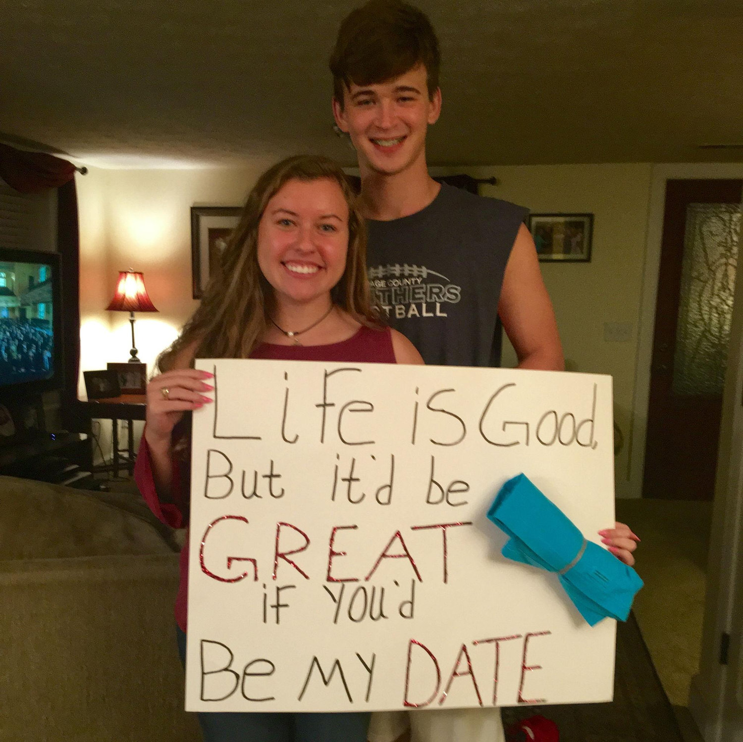 Nikki asking Nathan to her senior homecoming. ✨