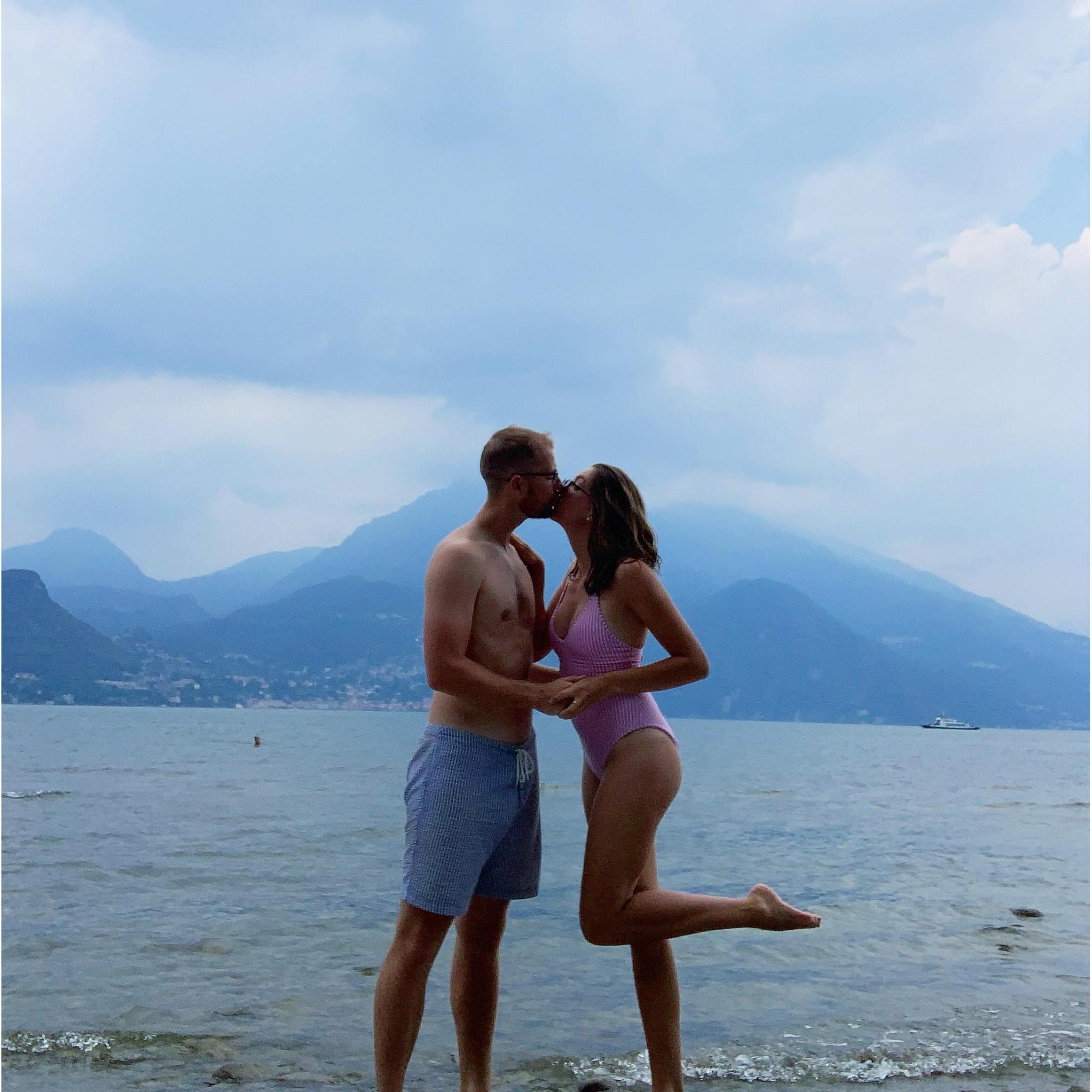 Stealing kisses beside Lake Como in Italy!