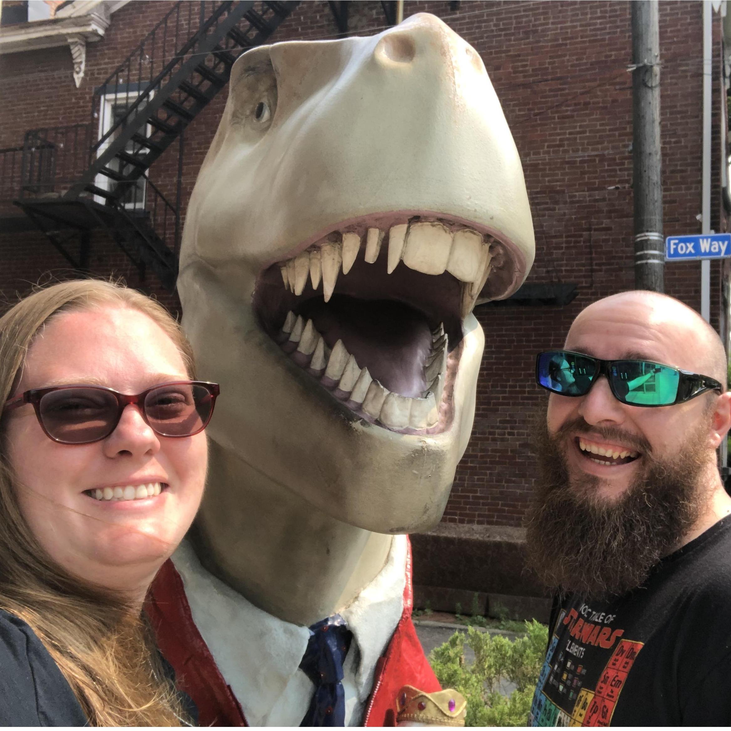 Going on a dinosaur hunt round Pittsburgh and finding the Mr Rogers' T-Rex!