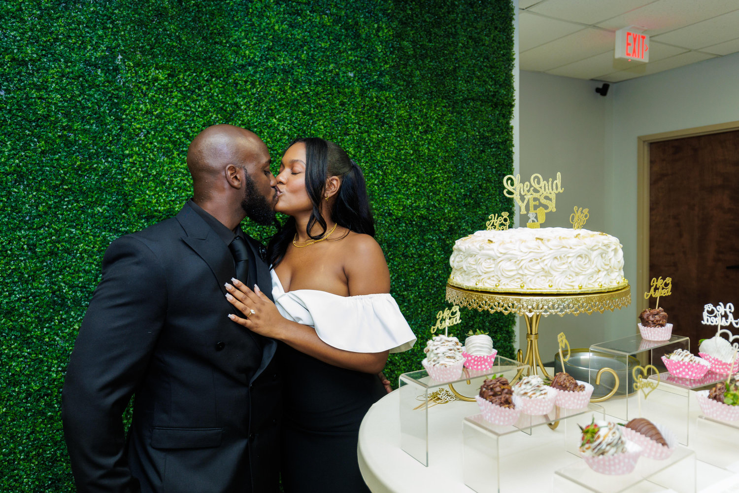 The Wedding Website of Tori Terrell and Nakari Lowman