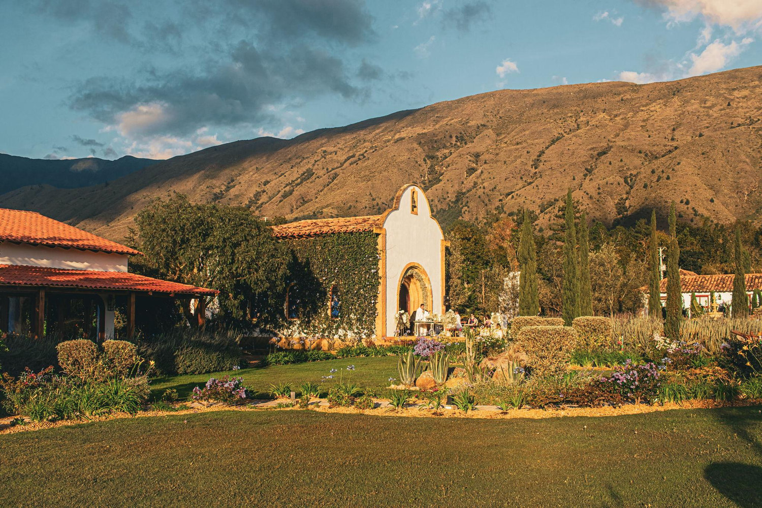 The Wedding Website of Lina Guevara and Diego Sachica