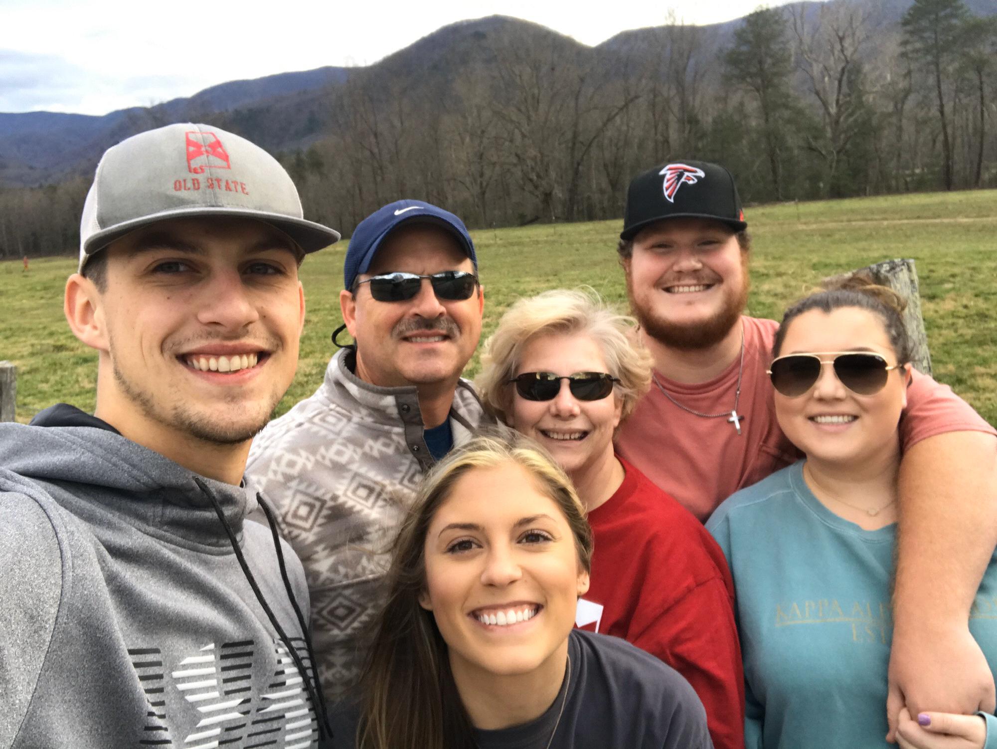Gatlinburg Trip with the Moore 6-pack!
Gatlinburg 2018