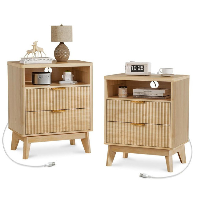 LYNCOHOME Fluted Nightstand Set of 2 with Charging Station, 19.7 inch Wide with 2 Drawers, Modern Wood Bedside Table for Bedroom, Natural