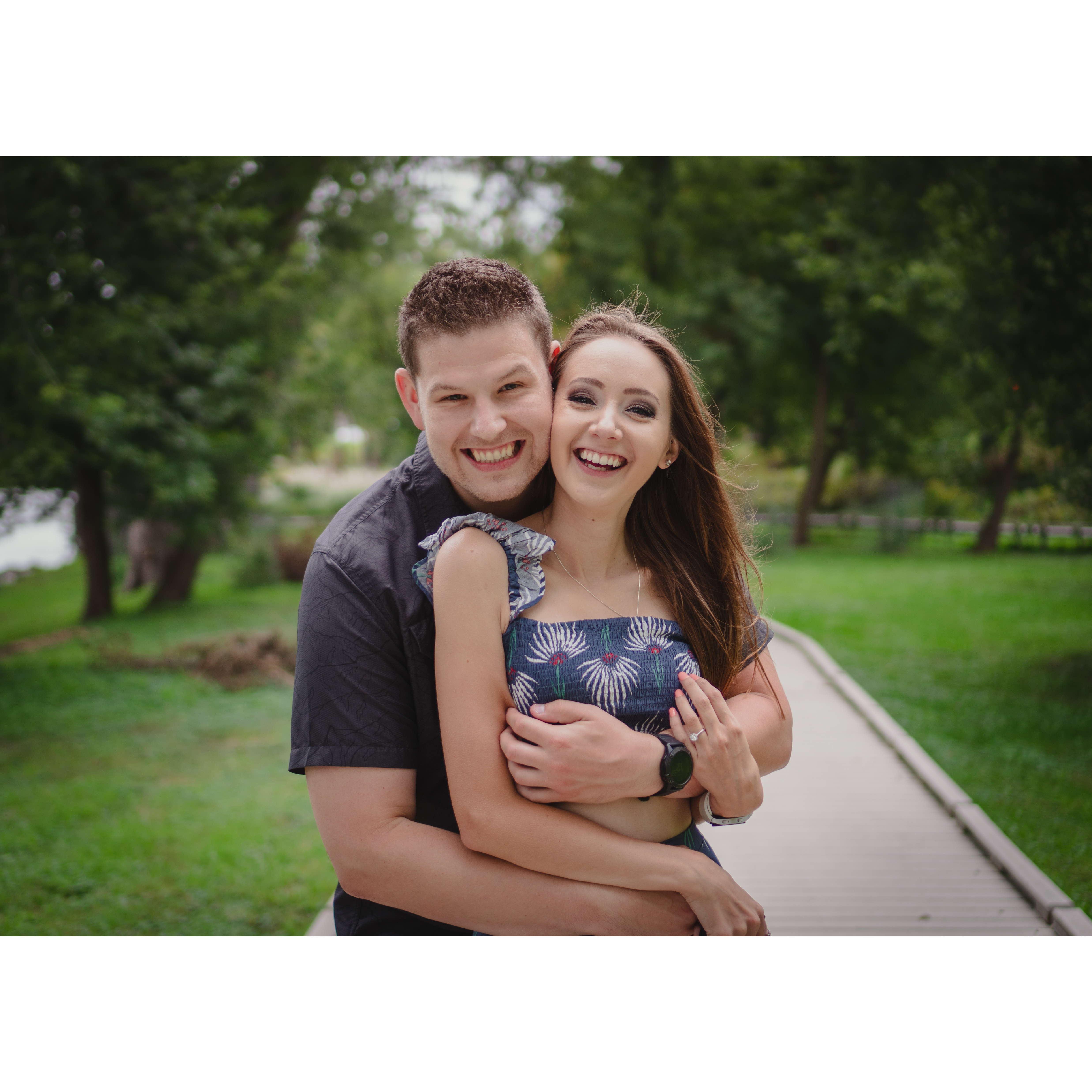Engagement Photos in Settlers Park (Mequon/Thiensville, WI)