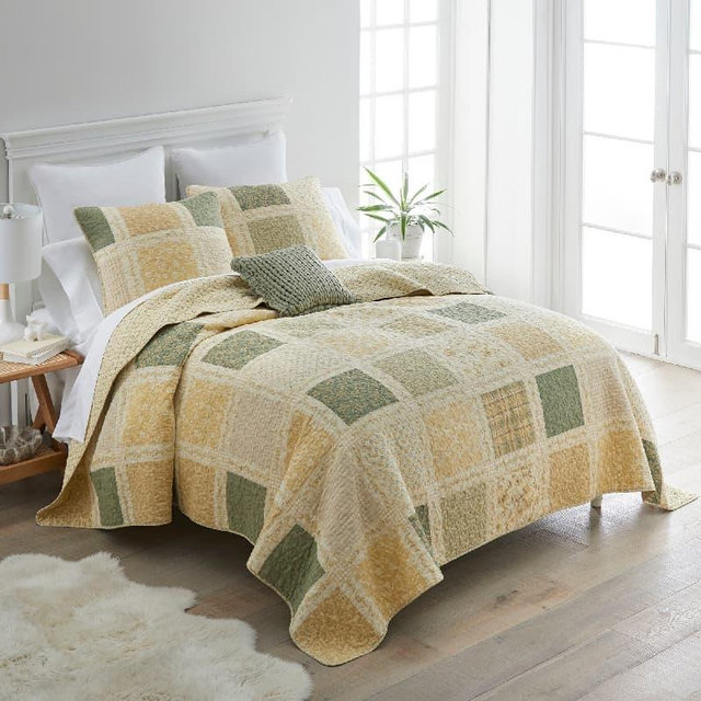 Donna Sharp Meadow 3 Piece Cotton King Quilt Set