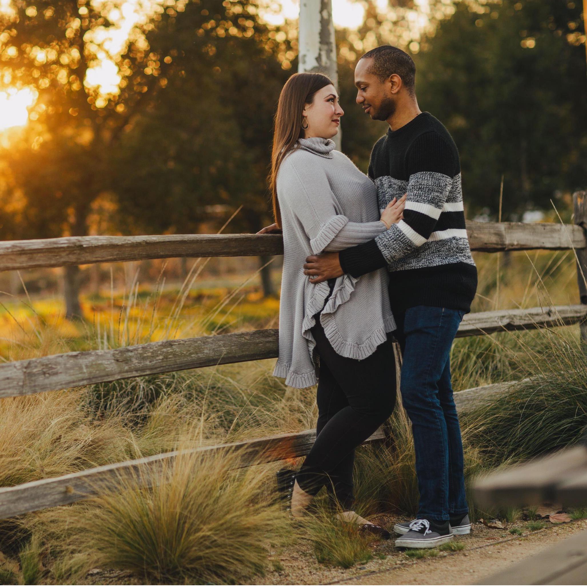 ENGAGEMENT PHOTOS - ROBBIE SNYDER PHOTOGRAPHY