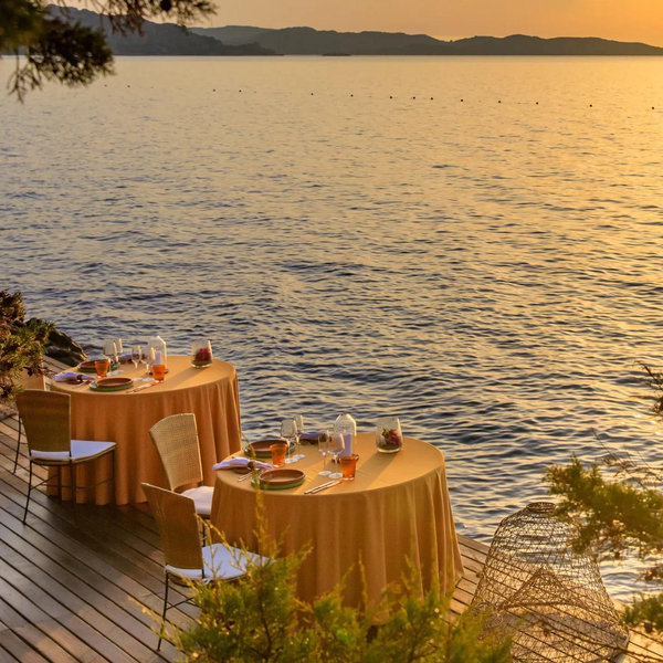 Seaside dinner at Ile Flottante (Sardinia, Italy)