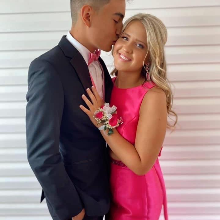 Prom May 2021
- Andres asked me to be his girlfriend that night :)