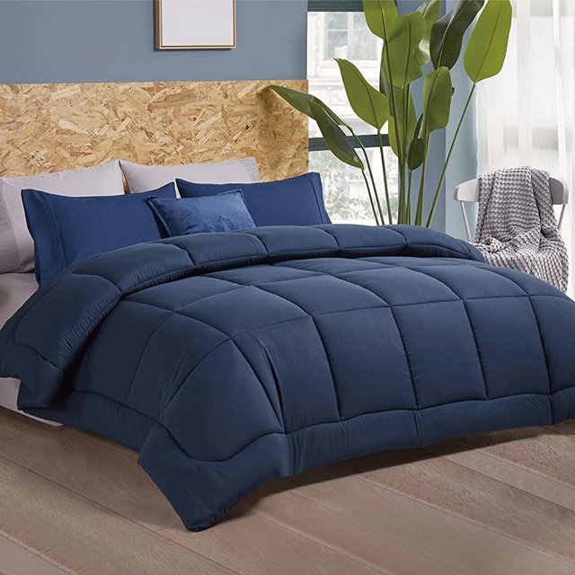 Bedsure Down Alternative Comforter King- All-Season Quilted Lightweight Comforter Duvet Insert King with Corner Tabs - 300GSM Plush Microfiber Fill - Machine Washable Navy 102x90 Inch