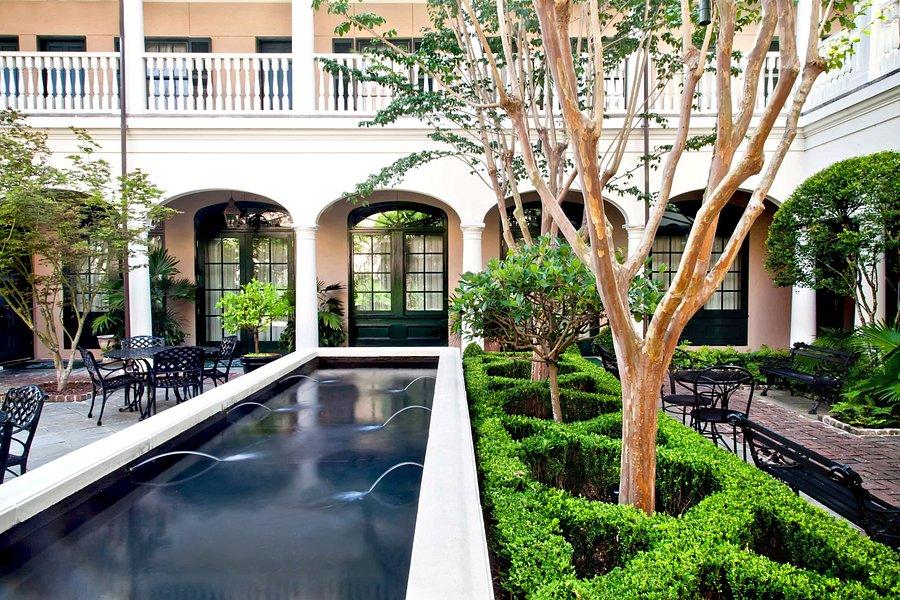 The Wedding Website of Sabrina Auer and R. Cabell Morris III