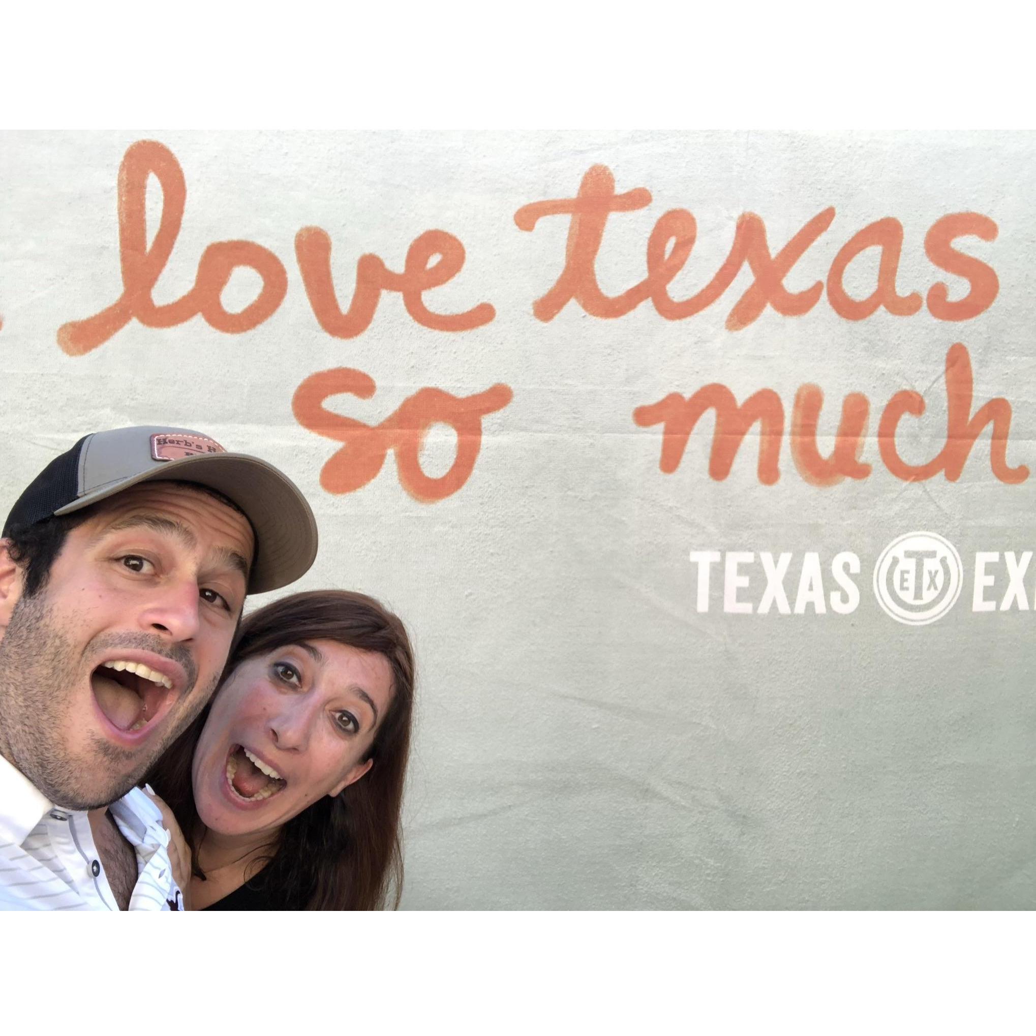 Hook em Horns!