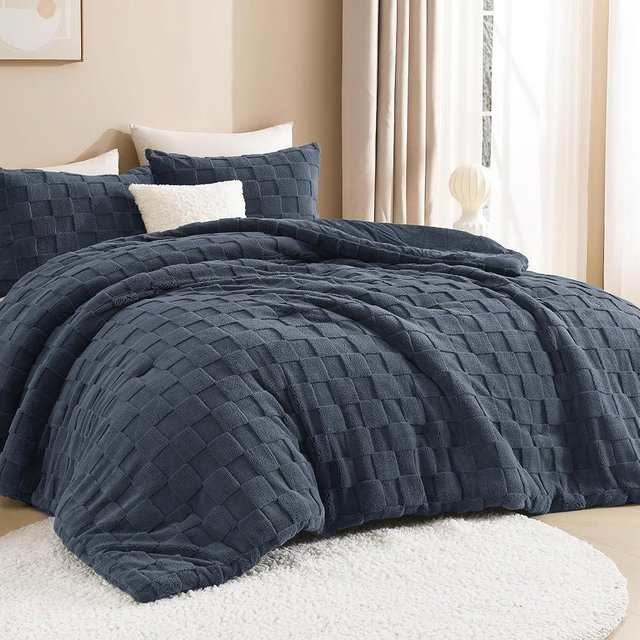 Litanika Fluffy Queen Size Comforter Set Navy, 3 Pieces Warm Sherpa Fleece Winter Bedding Set, Jacquard Checkered Plush Fuzzy Bed Set(1 Comforter, 2 Pillowcases)