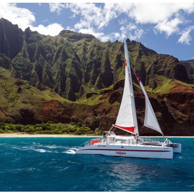 Kauai Honeymoon: Sail & Snorkel