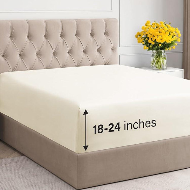 Extra Deep Queen Fitted Sheet - Hotel Luxury Single Fitted Sheet Only - Easily Fits 18 inch to 24 inch Mattress - Ultra Soft, Wrinkle & Fade Free w/Extra Deep Pockets - Breathable & Comfy - Off White