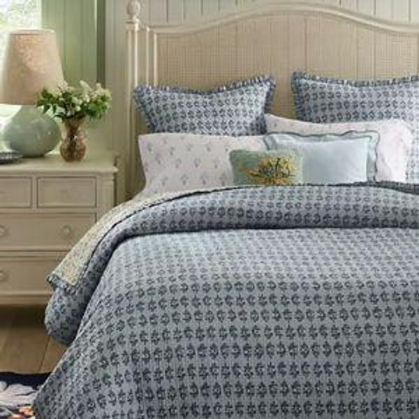 Provence Reversible Quilt - Ivory/Ocean - King Size