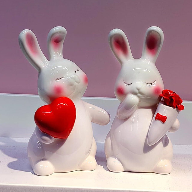 Winsterch Ceramic Bunny Statues Holding Love Heart and Rose,Love Decor for Living Room Bedroom Bookshelf Coffe Table,Love Bunny Statue Wedding Accents Decorations,Home Decor for Shelves