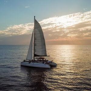 Honeymoon Excursion: Sunset catamaran for our last night