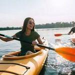 Deportes de agua no-motororizado como Kayak, paddle board y snorkeling