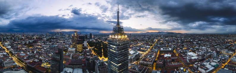 The Wedding Website of Tessa Makepeace and Francisco Orozco Rios