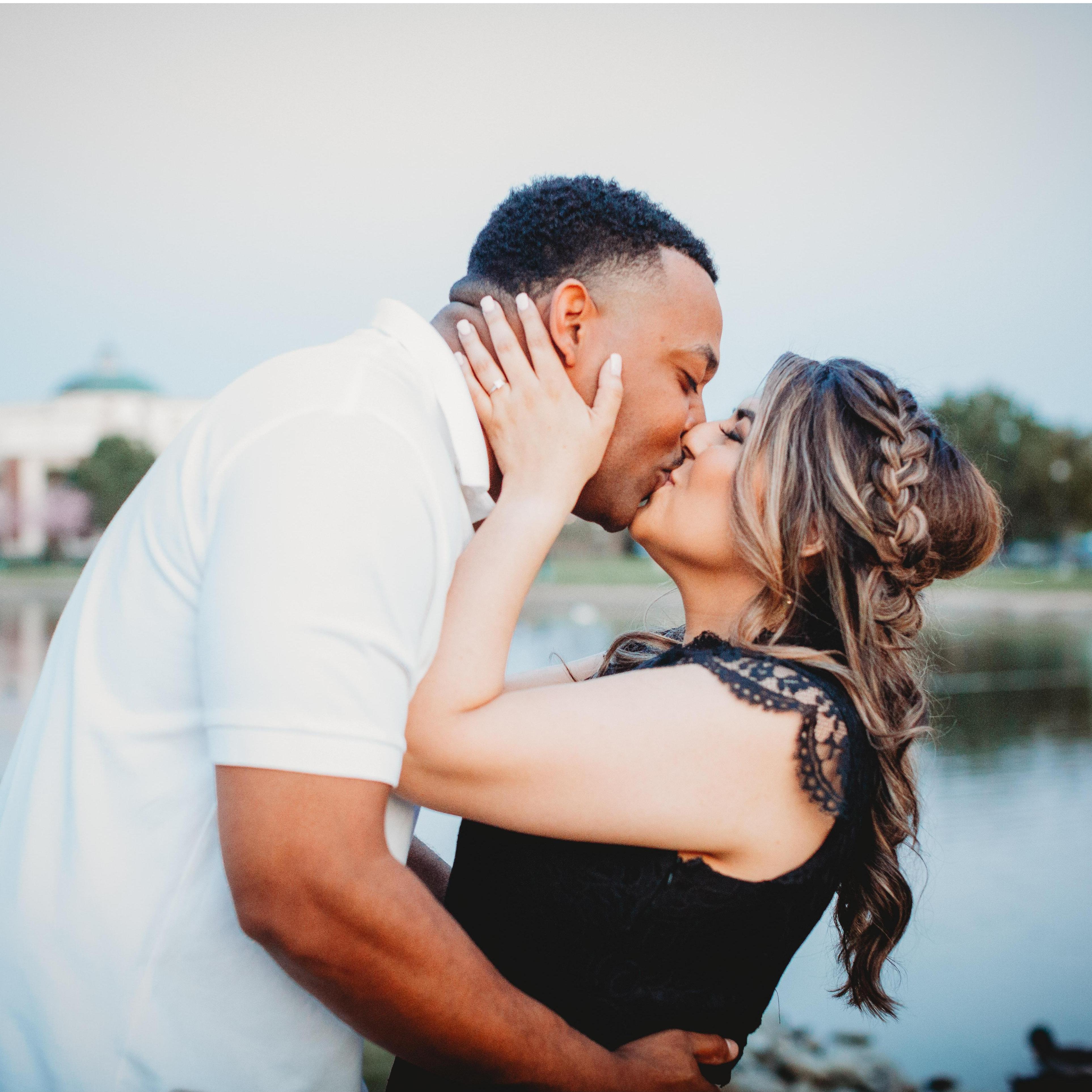 There's nothing in the world that  makes me feel like you do when you kiss me