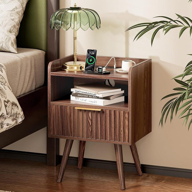 Huuger Nightstand with Charging Station, USB-C Port, Fluted Night Stand with Drawer, Bed Side Table with Solid Wood Feet, Open Storage, End Table with Raised Edge, for Bedroom, Walnut