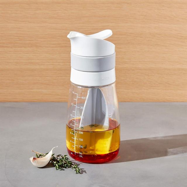 OXO ® Twist & Pour Salad Dressing Mixer