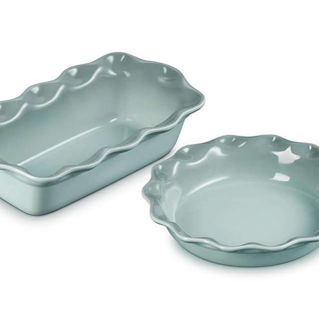 Le Creuset Stoneware Set of 2 9" Heritage Fluted Pie and 9" Fluted Loaf Dish, Sea Salt