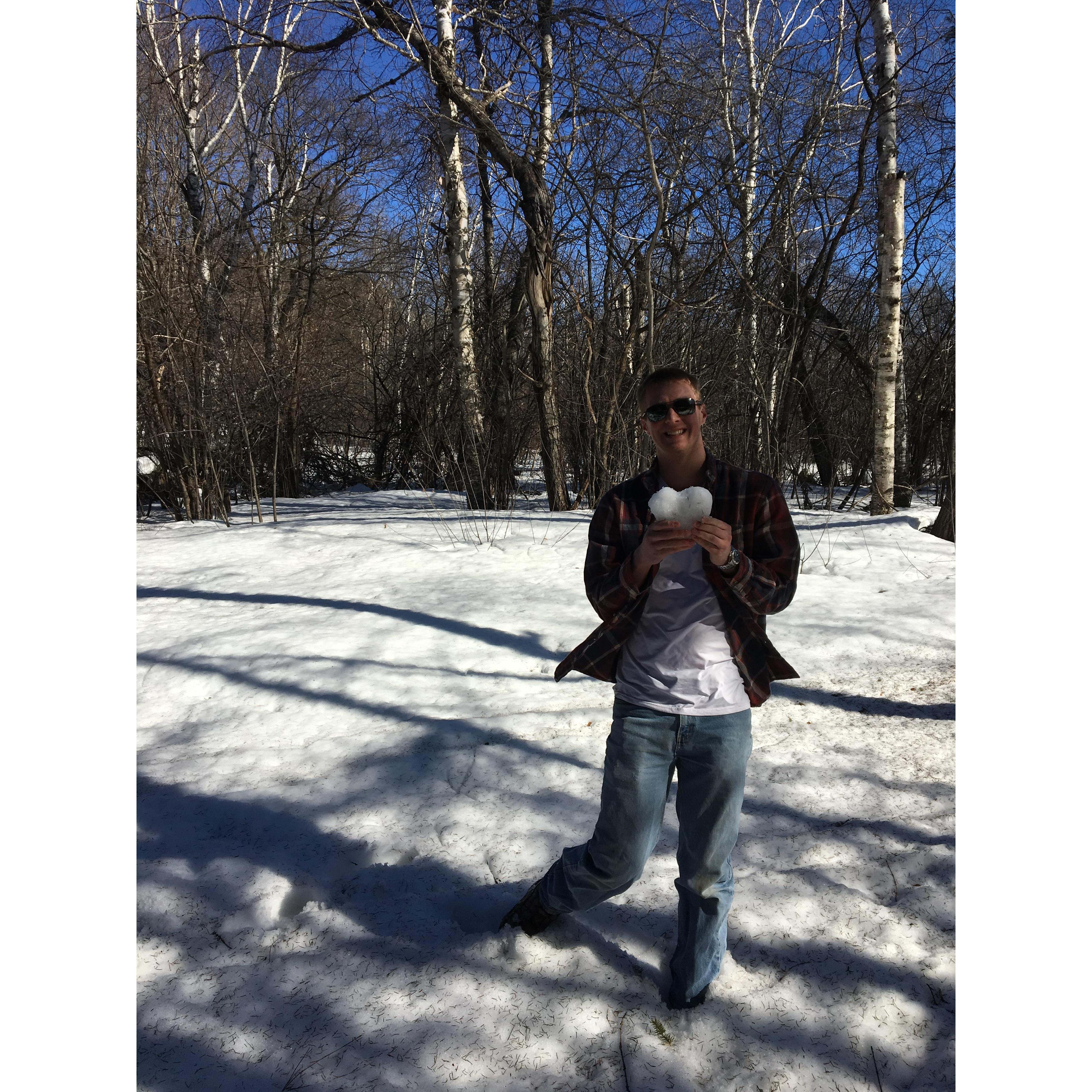 "I made a heart out of snow!"