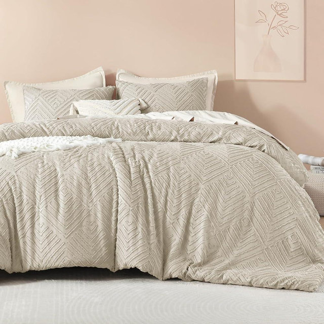Litanika Oatmeal Oversized King Size Comforter, 3-Piece Tufted Boho Farmhouse Bedding Set, Lightweight Fluffy Comforter and 2 Pillowcases for All Season (120x98In)