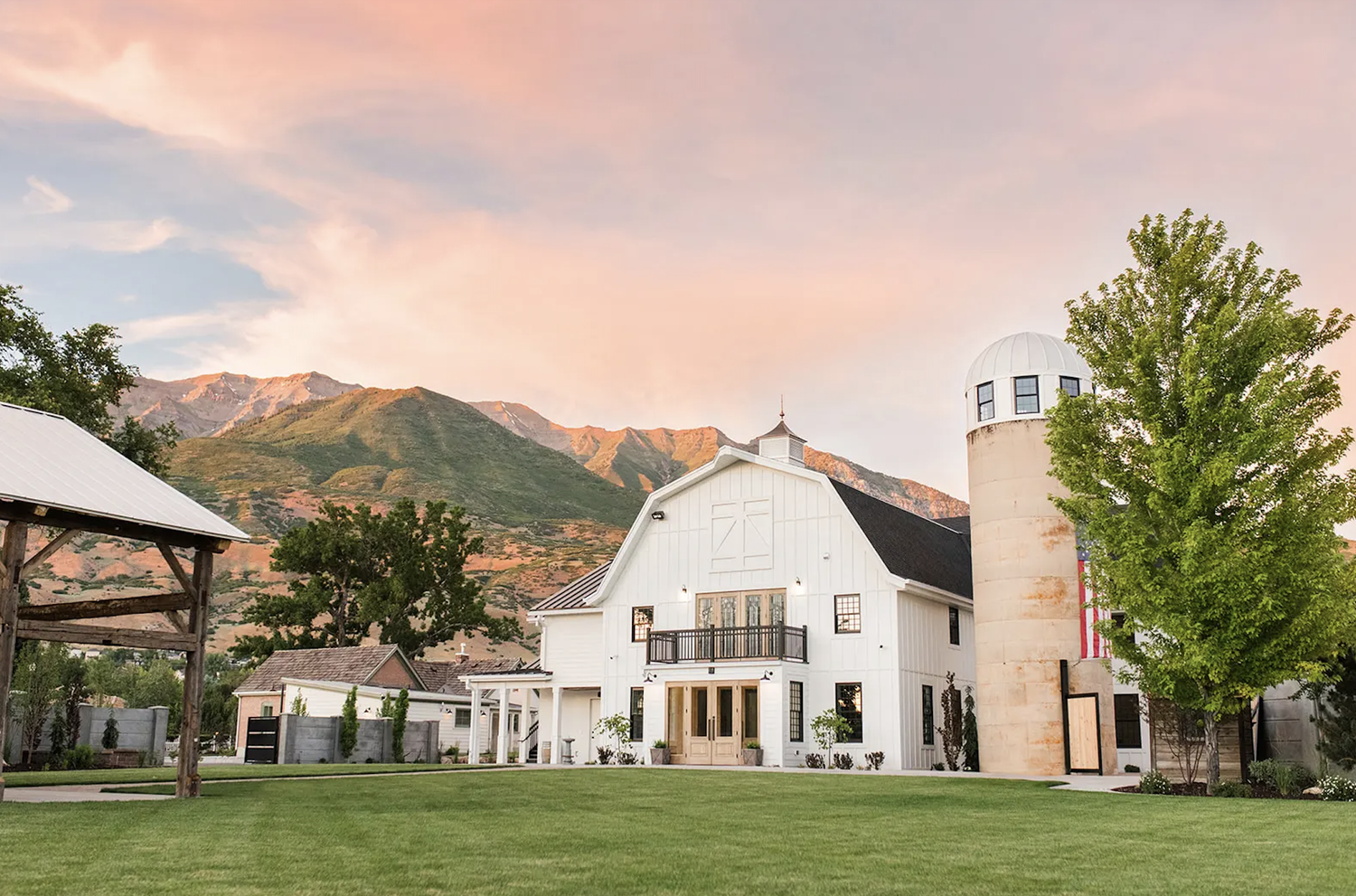 The Wedding Website of Chelsea Taele and Matt Camberlango