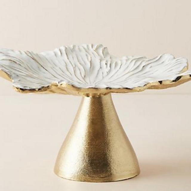 Loretta Cake Stand