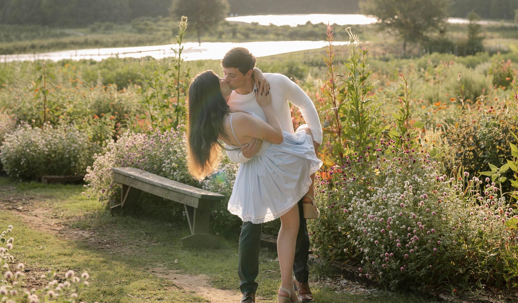 The Wedding Website of Elizabeth Phillips and Ashton Harris