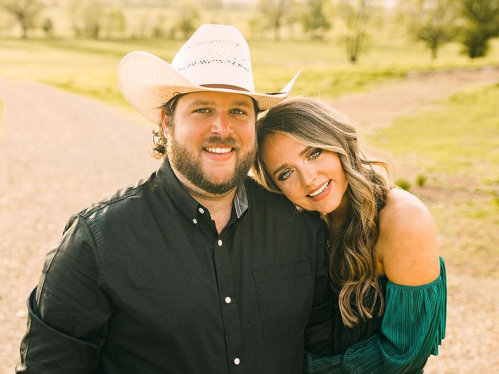 The Wedding Website of Lindsey Dougherty and Gus Hinson