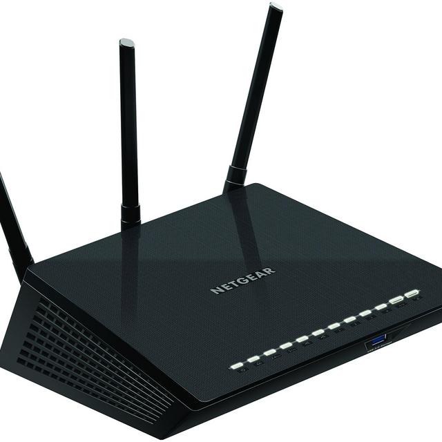 NETGEAR Nighthawk AC1750 Smart Dual Band WiFi Router (R6700)