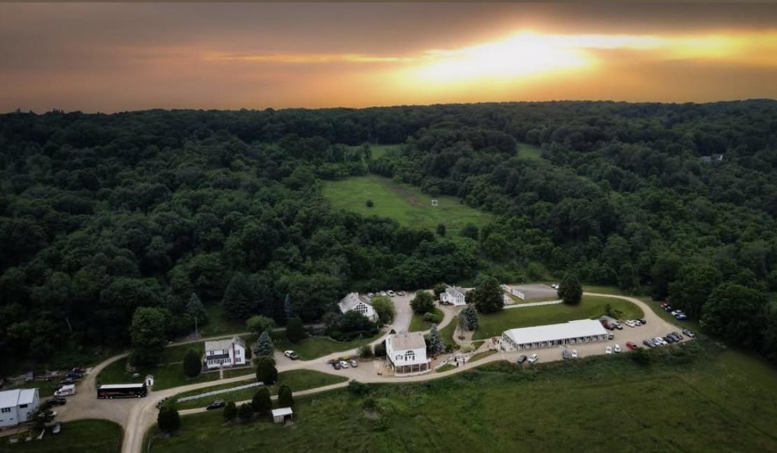 The Wedding Website of Meredith Beals and Maximillian Knight