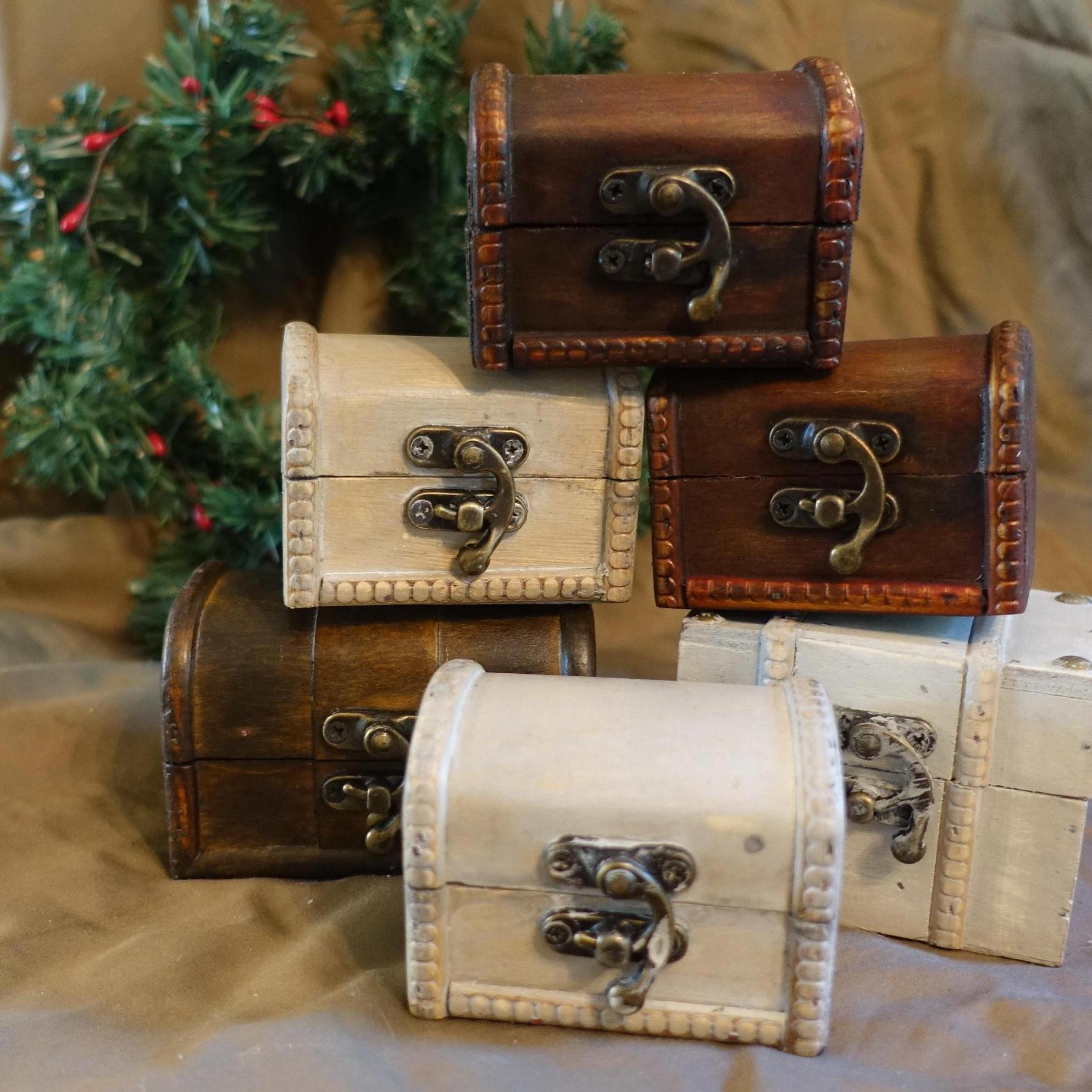 Bridesmaid and Groomsman proposal boxes!