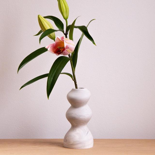 Sculptural bubbly vase from collection Gravity by Extra&ordinary design