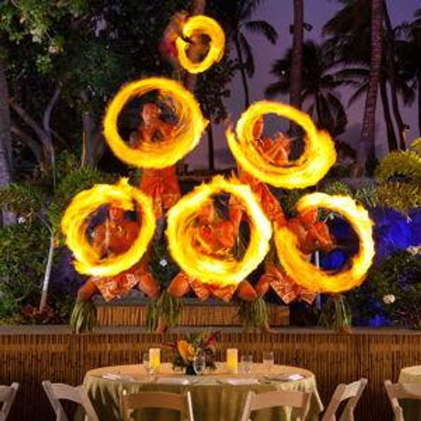 Maui Honeymoon: Luau Night