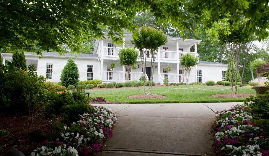 The Wedding Website of Logan Peninger and Drake Jones