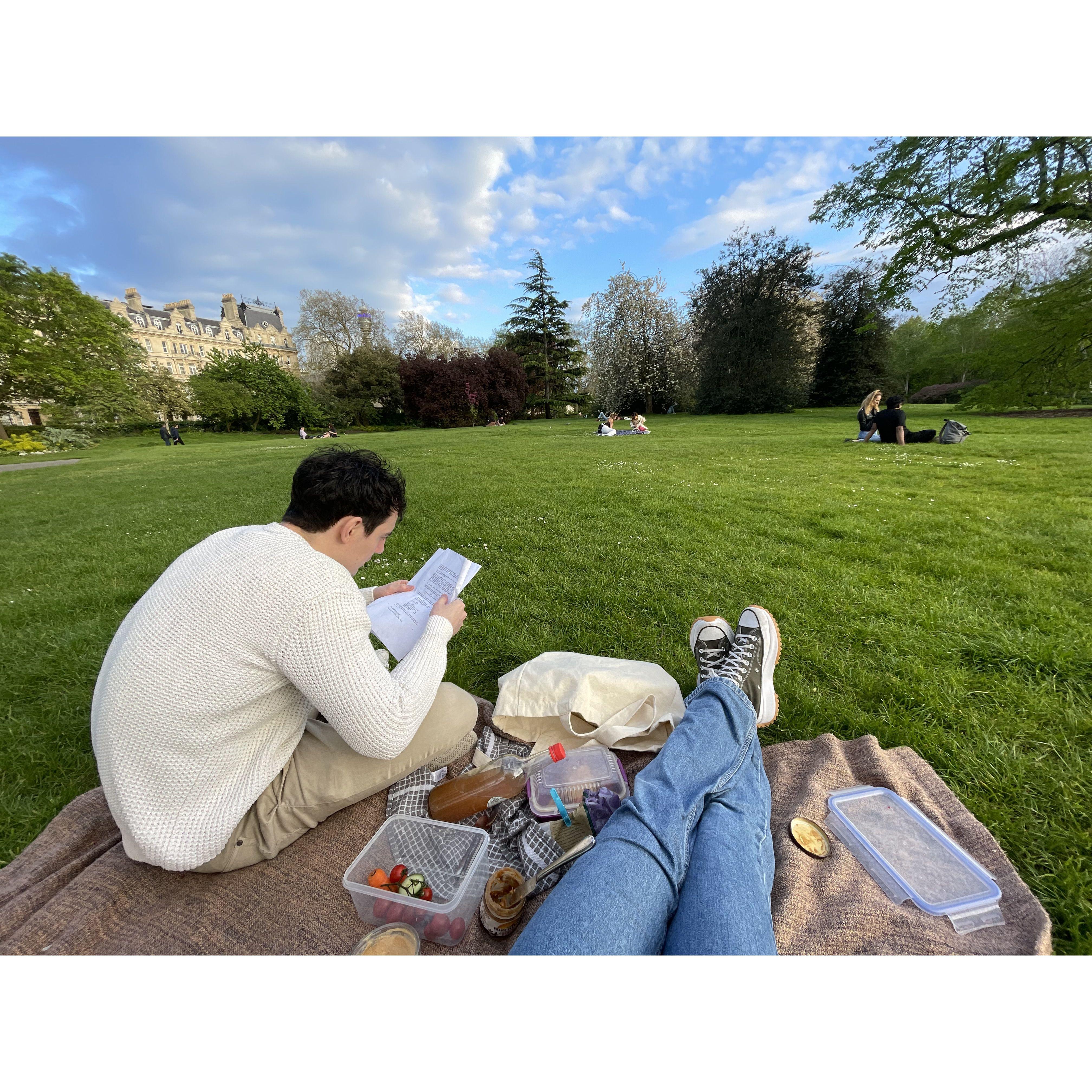 picnic date in Regent's park