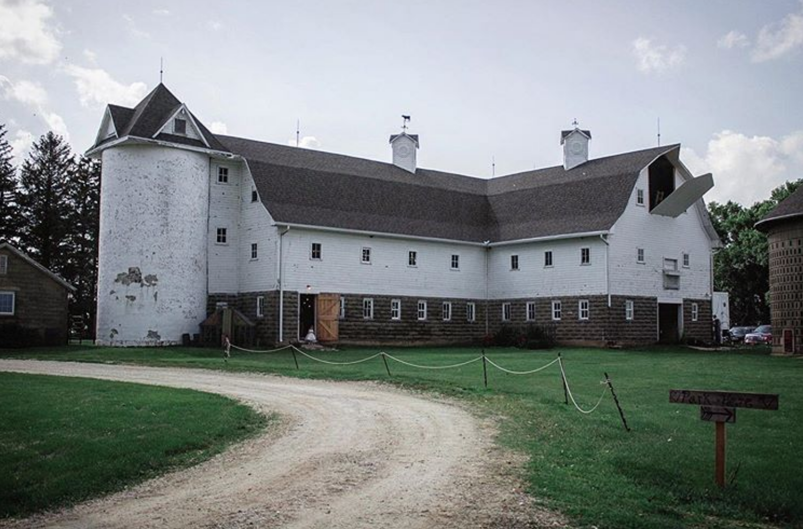 The Wedding Website of Samantha Wurtzel and Ryleigh Schnell