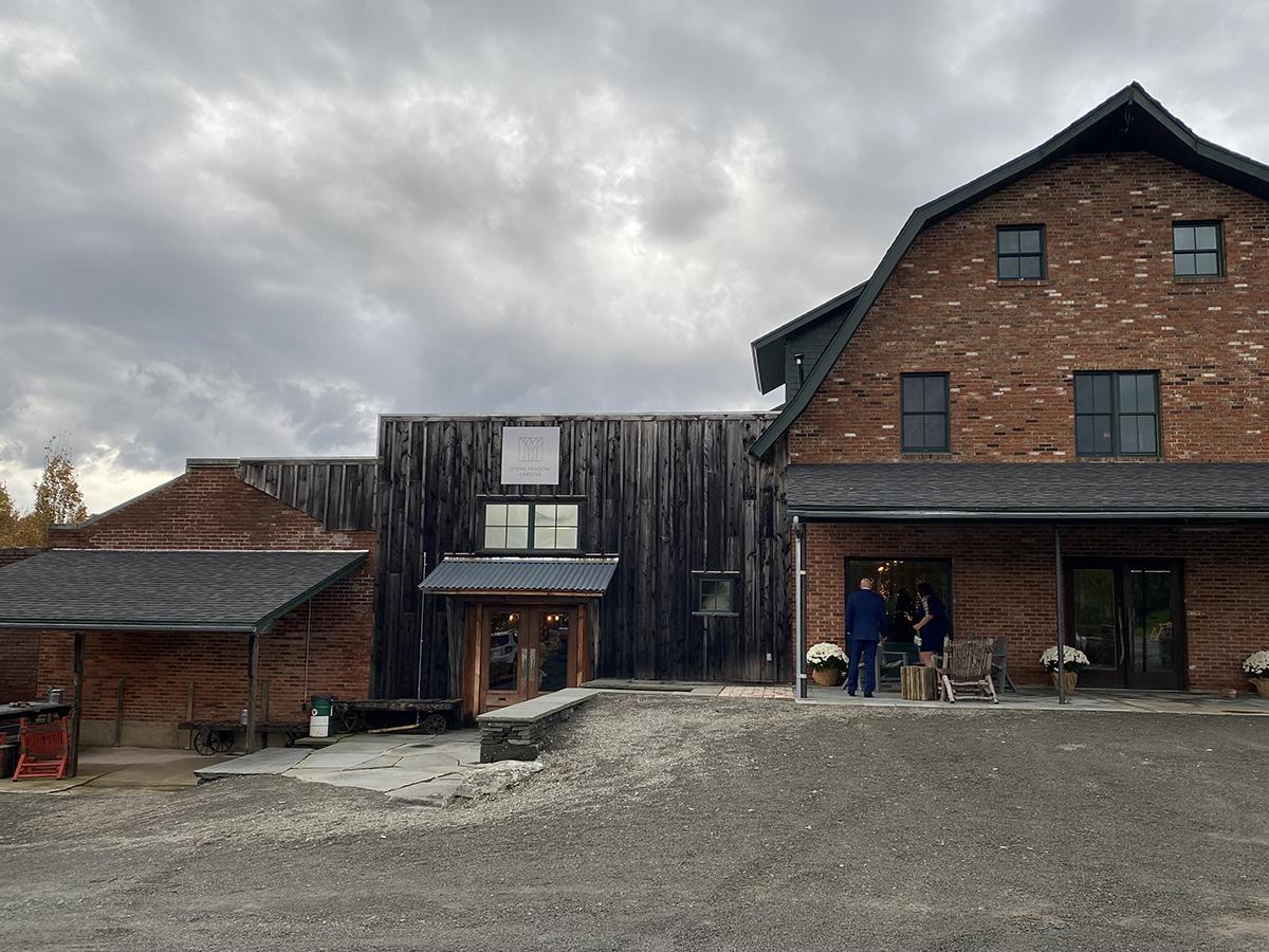 The Wedding Website of Yelena Cochrane and Troy Bunnell