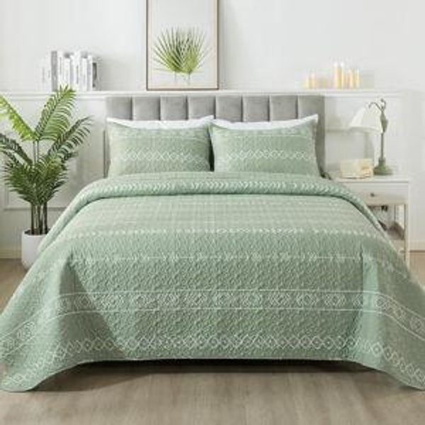 Andency Sage Green Quilt Set Queen (90x96 Inch), 3 Pieces(1 Striped Triangle Printed Quilt and 2 Pillowcases), Bohemian Summer Lightweight Reversible Microfiber Bedspread Coverlet Sets