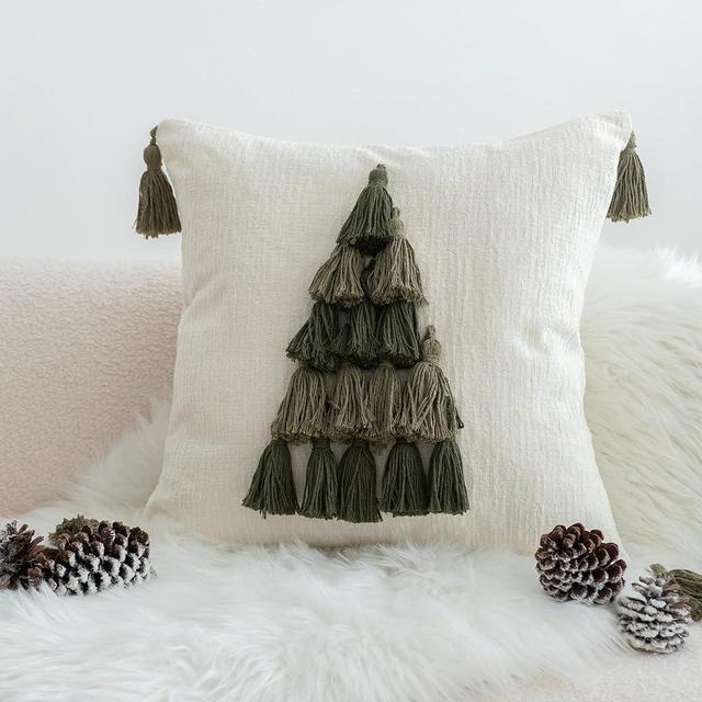 VANNCIO Boho Green Tasseled Christmas Tree Throw Pillow Cover, Textured Farmhouse Velvet Pillowcase with Soft Tassels for Winter Living Room Bedroom, Square 18 inches, 1PCS