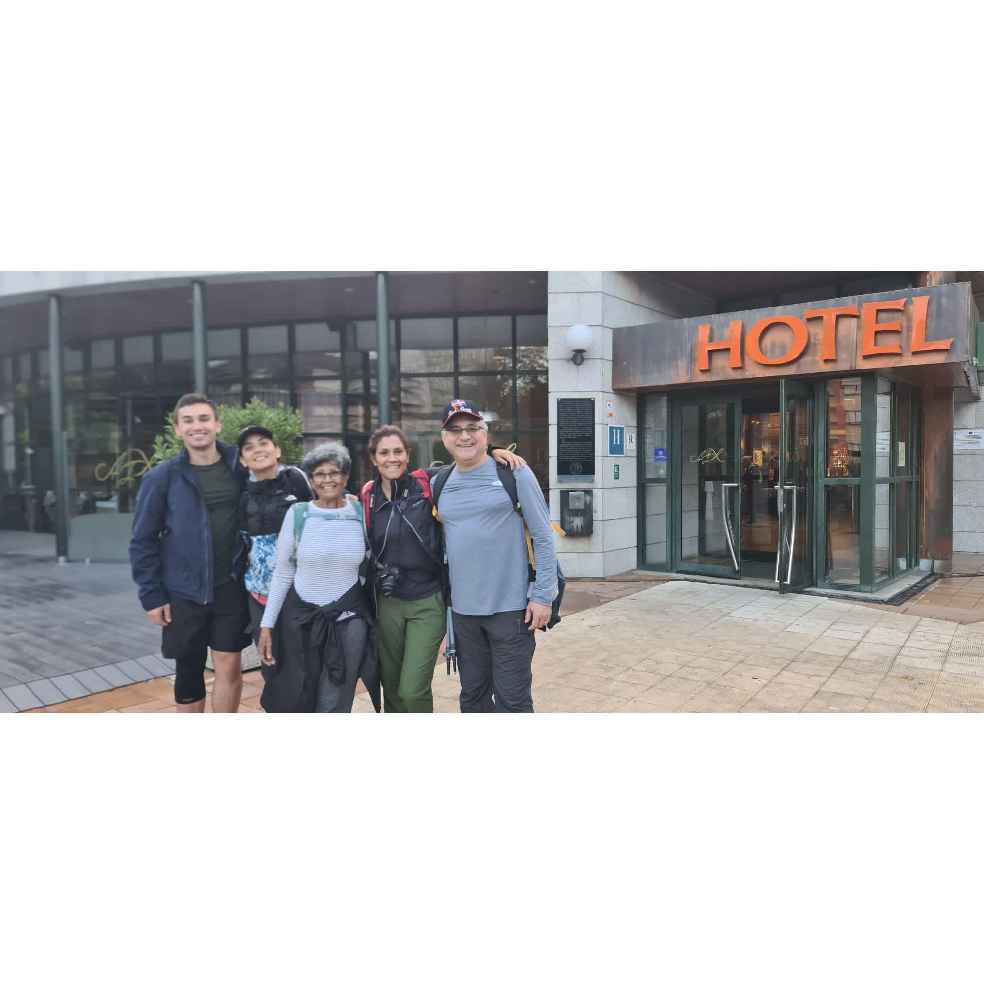 On our journey of walking 100 km in the Camino de Santiago, Spain. En nuestra jornada de 100 km en el Camino de Santiago de Compostela en España.